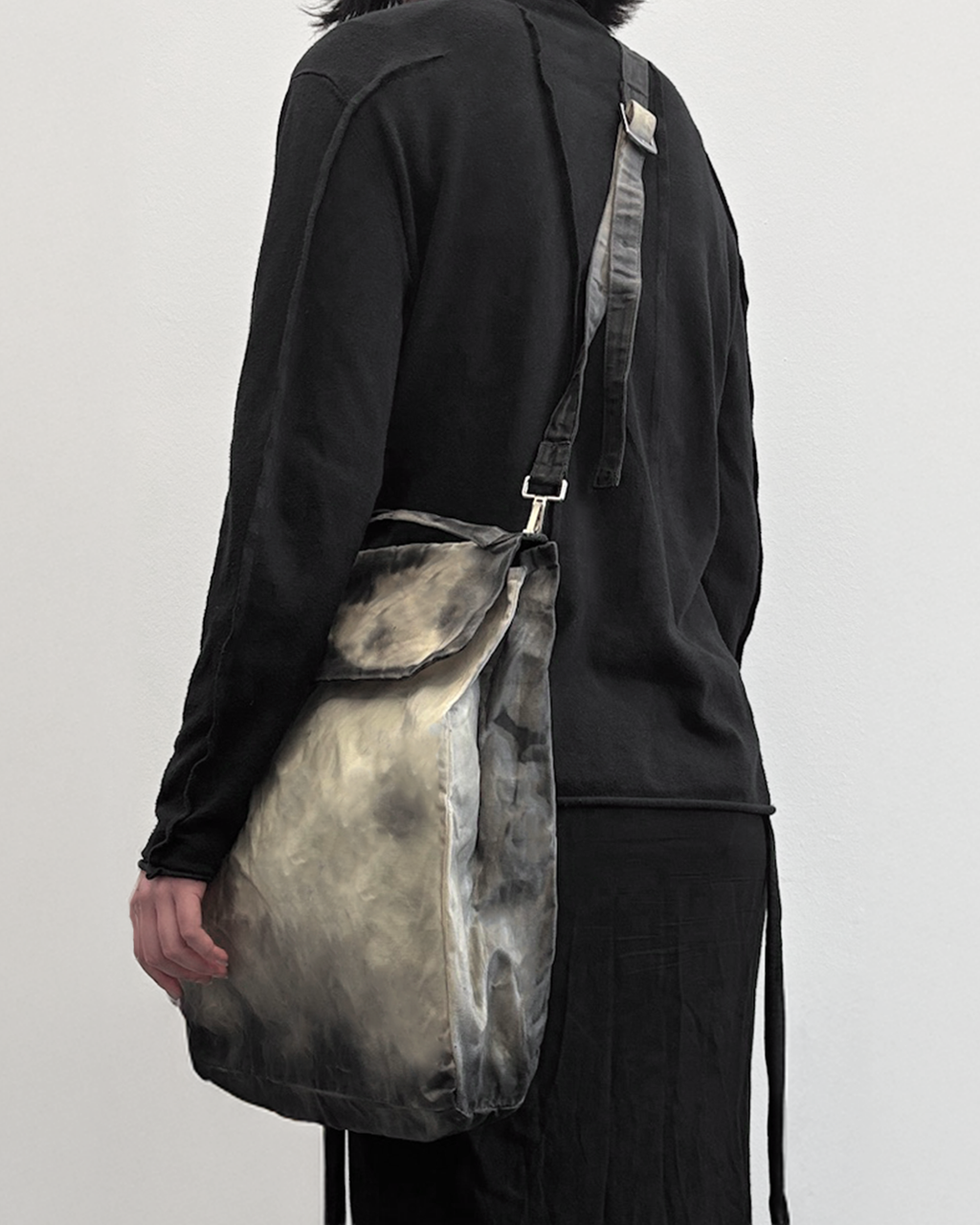 CARRIER - Handpainted Waxed Shoulder Bag