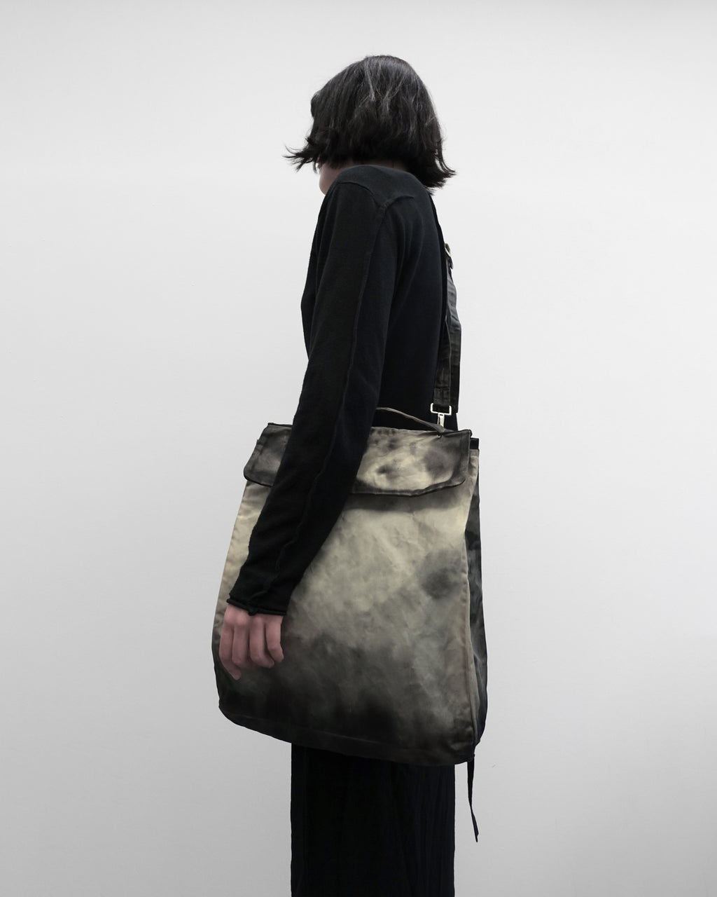 CARRIER - Handpainted Waxed Shoulder Bag